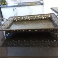 ظروف چینی و تعدادی سینی
