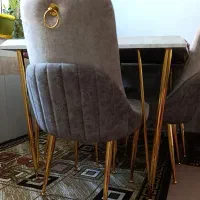میز غذاخوری سالم و نو