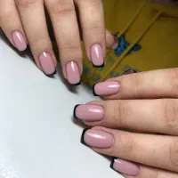 آموزش کاشت ناخن ومیکروابرووپدیکورپاو..