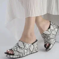 مدل برای صندل زنانه
