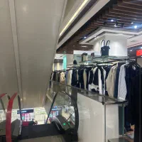 فروشنده پوشاک