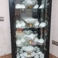 یک عدد بوفه.میزتلویزیون.وکامت سماور