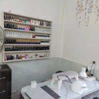 همکاری با ناخنکار ماهر و اکستنشن مژه کار
