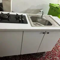 کابینت ام دی اف تمیز همراه سینک و گاز و شیر