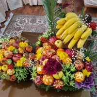 سبد میوه و سینی سالاد