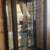 ویترین شیشه ای