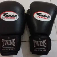 دستکش چرم در حدود یکماه استفاده شده وباند