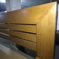 تخت خواب ۲نفره ساخته شده از چوب طبیعی گردو