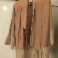 لباس و کفش نو و کم کارکرده تعداد زیادی موجود است