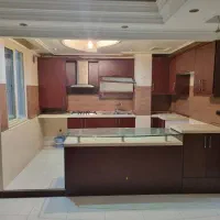 ۸۲ متر شمال فاطمی ۱۲ ساله