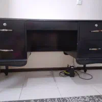 میز تحریر.اداری  کارکرده رنگ مشکی.واگذار میشود