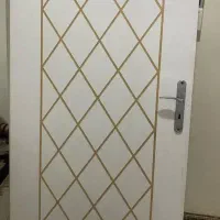 درب اتاق و حمام دستشویی