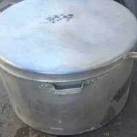 دیگ ۱۵ منه ۴تادسته داره۳۶کیلو درحدنو وبسیارتمیز