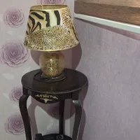 آباژور به همراه میز