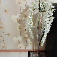 گلدان بلندنقره ای جام با دوتاشاخه گل بلندتمیزنو