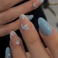 خدمات کاشت ناخن