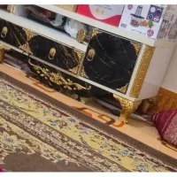 میز تلویزیون سلطنتی