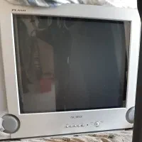 تلویزیون سامسونگ قدیمی با یک دستگاه دبجیتال