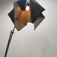 اباژور ایستاده