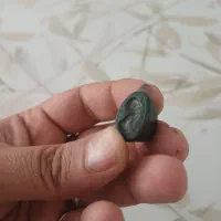 چند عدد سنگ کهنه نشان