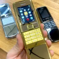 گوشی هـای لاکچری ورتو vertu طلا یی 8800..