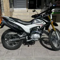 موتور سیکلت 200 پرواز