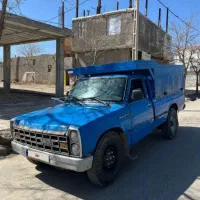 نیسان باری همراه با کارگر
