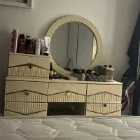 سرویس خواب و میز آرایش|تخت و سرویس خواب|رشت, معلم|دیوار