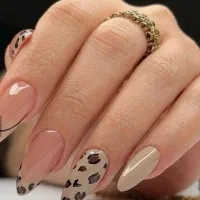 کاشت ناخن و اکستنشن مژه با نازل ترین قیمت