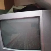 دو عدد تلویزیون