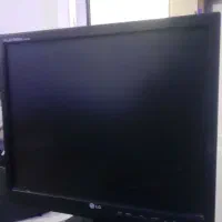 مانیتور ال جی ۱۷ اینچ در حده نو .کاملا سالم