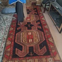 ۵و۶ تا فرش کناره خیلی قدیمی هرکدام به قیمت ۱۵ م