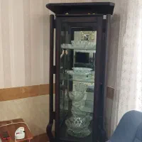 ویترین چوبی ۴ طبقه سالم و نو