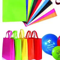 همکار خانم در دفتر کانون تبلیغاتی