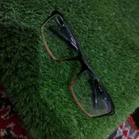 عینک چشم دور بین