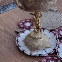 آجیل خوری یا شکلات خوری