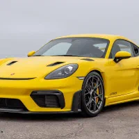 پورشه Cayman GT4 2024