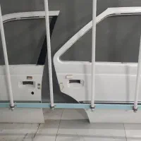 درب جلو سمت راننده،،و درب عقب سمت سرنشین،فابریکی