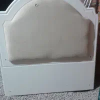 تخت کودک تشک هم داره یه بار استفاده شده هست