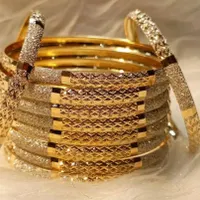 گوشواره گم شده