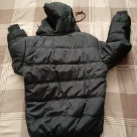 کاپشن|لباس|رباط‌کریم, رباط‌کریم|دیوار