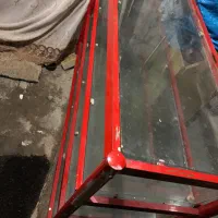 ویترین شیشه ای