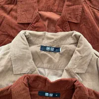 تعدادی لباس نو فروشگاه