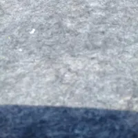 موکت قرمز و کرمی رنگ