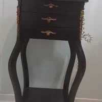 تلفن رومیزی با میز تلفن