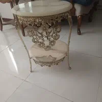 میز کنار سالنی تمام برنج