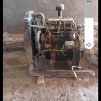 یک دستگاه موتور پرکنز4سیلندر