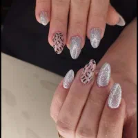 افر کاشت ناخن