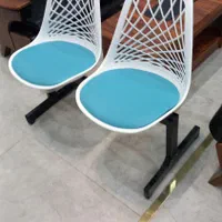 صندلی چسبیده بهم شاخ برگی