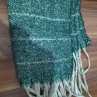 بارونی وشال مجلسی|لباس|رباط‌کریم, نصیرشهر|دیوار